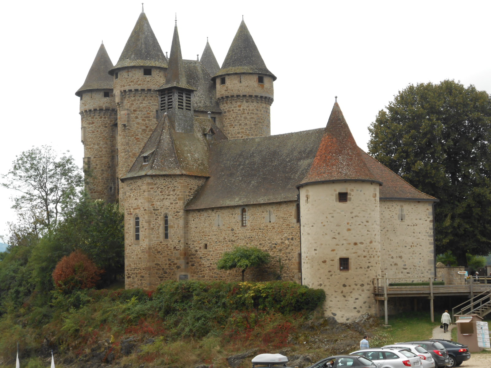 LE CHÂTEAU DE VAL